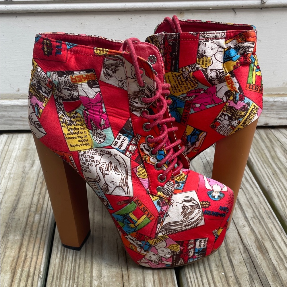 Traffic Red Comic Print Lace-Up Platform Ankle Boots Women’s Size 7
